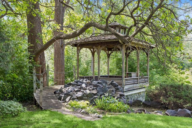 338 Mccarrons Boulevard S, Roseville, MN 55113