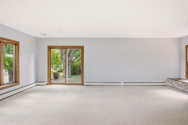 338 Mccarrons Boulevard S, Roseville, MN 55113