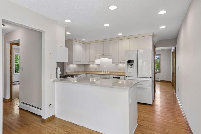 338 Mccarrons Boulevard S, Roseville, MN 55113