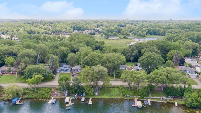 338 Mccarrons Boulevard S, Roseville, MN 55113