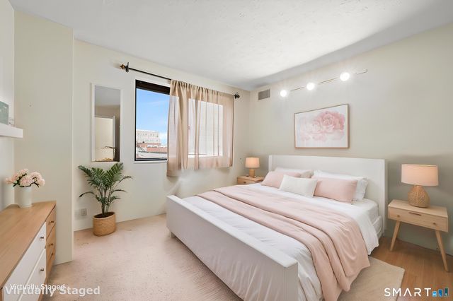 111 Dekoven Drive 202, Middletown, CT 06457