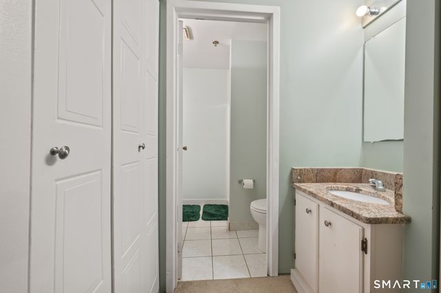 111 Dekoven Drive 202, Middletown, CT 06457