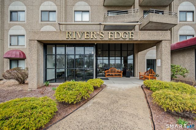 111 Dekoven Drive 202, Middletown, CT 06457