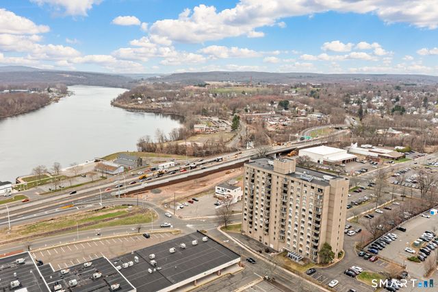 111 Dekoven Drive 202, Middletown, CT 06457