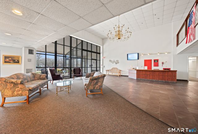 111 Dekoven Drive 202, Middletown, CT 06457