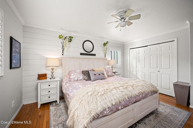 7671 N 4th St, Dalton Gardens, ID 83815