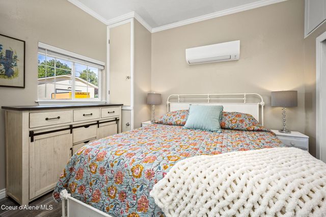 7671 N 4th St, Dalton Gardens, ID 83815