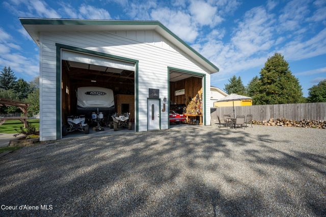 7671 N 4th St, Dalton Gardens, ID 83815