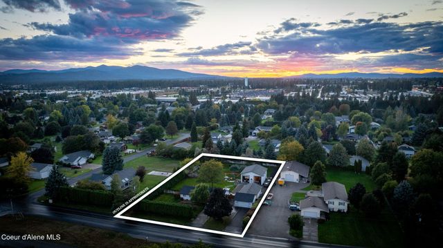 7671 N 4th St, Dalton Gardens, ID 83815