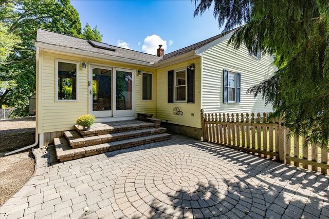 43 Crestwood Cir, Lawrence, MA 01843