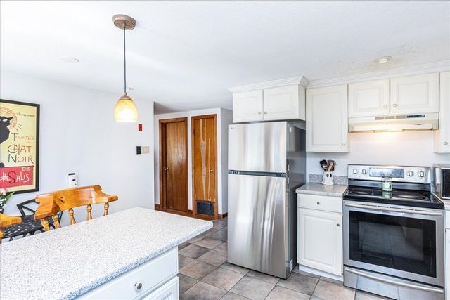 43 Crestwood Cir, Lawrence, MA 01843