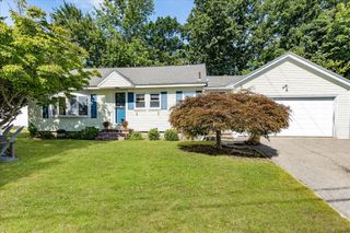 43 Crestwood Cir, Lawrence, MA 01843