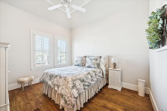 1525 Wakefield Drive, Houston, TX 77018