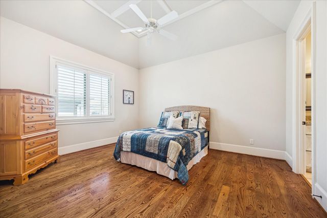 1525 Wakefield Drive, Houston, TX 77018