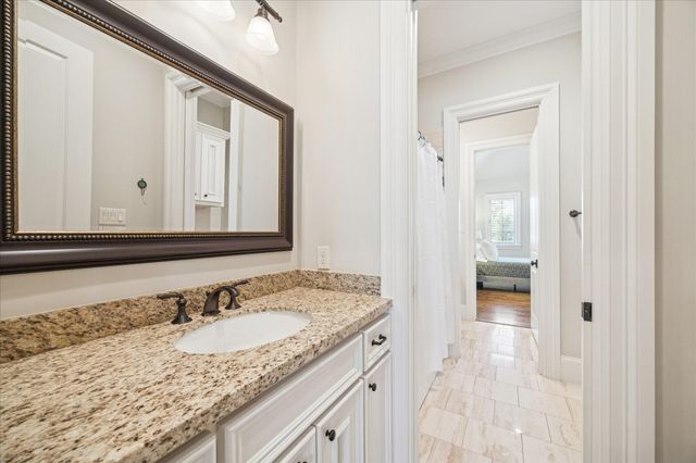 1525 Wakefield Drive, Houston, TX 77018