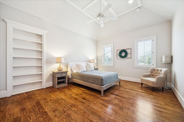 1525 Wakefield Drive, Houston, TX 77018