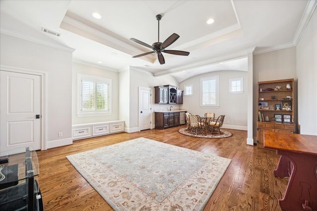 1525 Wakefield Drive, Houston, TX 77018