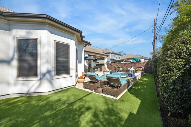 1525 Wakefield Drive, Houston, TX 77018