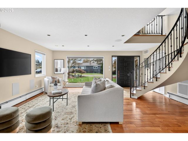 1195 Nw GARIBALDI St, Hillsboro, OR 97124