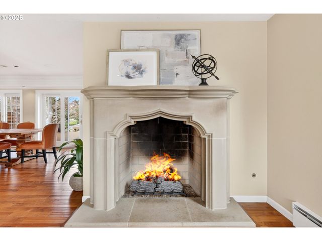 1195 Nw GARIBALDI St, Hillsboro, OR 97124