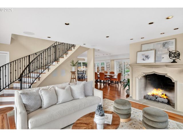 1195 Nw GARIBALDI St, Hillsboro, OR 97124