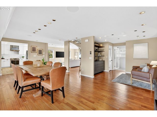 1195 Nw GARIBALDI St, Hillsboro, OR 97124