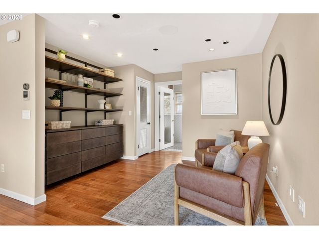 1195 Nw GARIBALDI St, Hillsboro, OR 97124