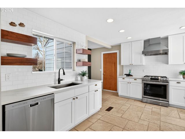 1195 Nw GARIBALDI St, Hillsboro, OR 97124