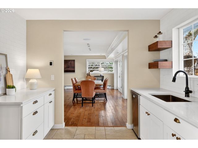 1195 Nw GARIBALDI St, Hillsboro, OR 97124