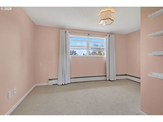 1195 Nw GARIBALDI St, Hillsboro, OR 97124