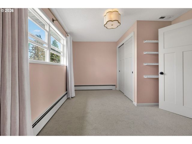 1195 Nw GARIBALDI St, Hillsboro, OR 97124