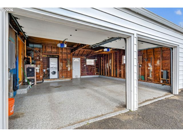 1195 Nw GARIBALDI St, Hillsboro, OR 97124