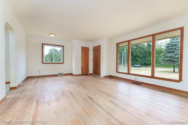 9648 Hyne Road, Brighton, MI 48114