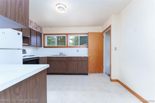 9648 Hyne Road, Brighton, MI 48114