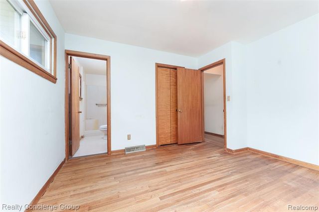 9648 Hyne Road, Brighton, MI 48114