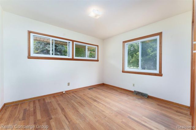 9648 Hyne Road, Brighton, MI 48114