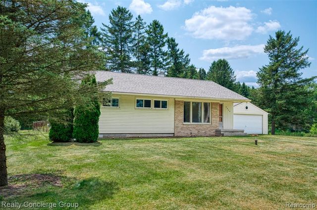 9648 Hyne Road, Brighton, MI 48114