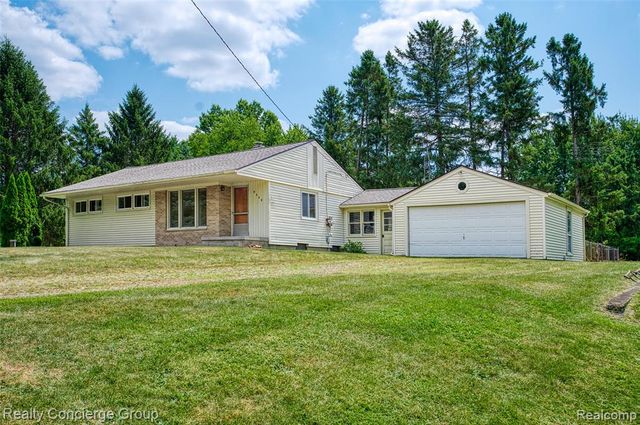 9648 Hyne Road, Brighton, MI 48114