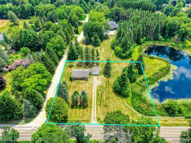 9648 Hyne Road, Brighton, MI 48114