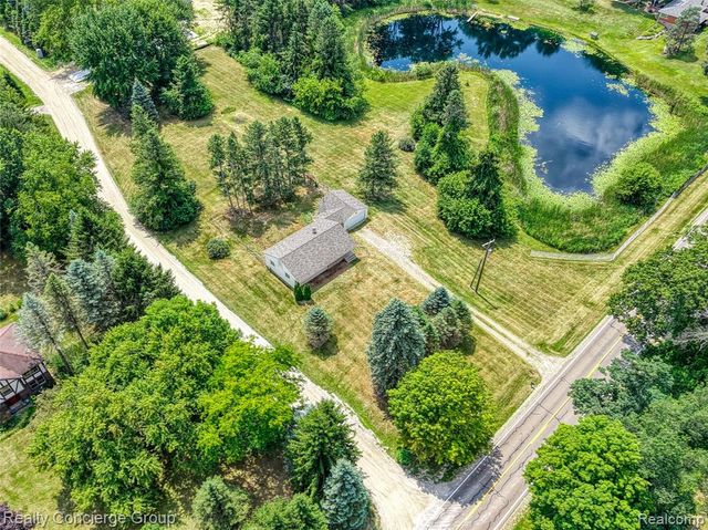 9648 Hyne Road, Brighton, MI 48114