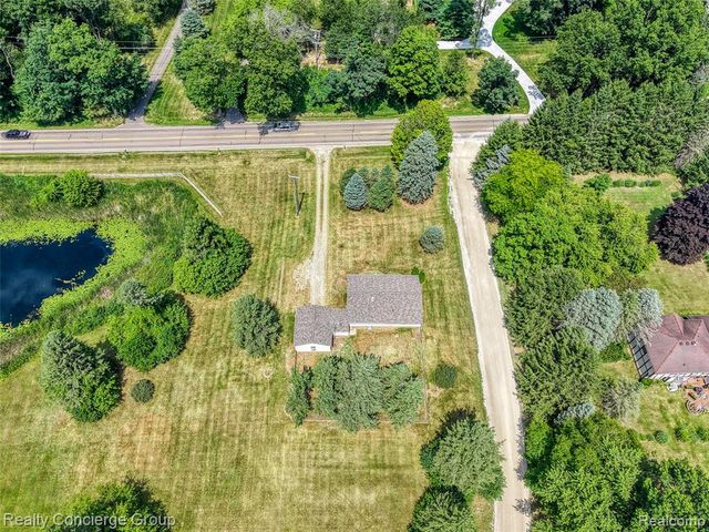9648 Hyne Road, Brighton, MI 48114