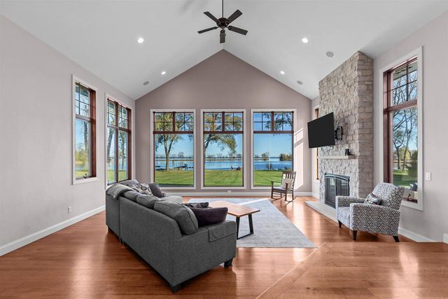 104 LIMEKILN DRIVE, Neenah, WI 54952