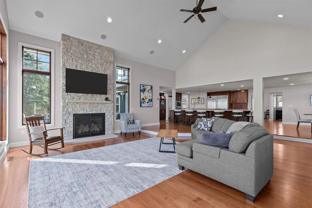 104 LIMEKILN DRIVE, Neenah, WI 54952