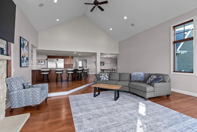 104 LIMEKILN DRIVE, Neenah, WI 54952