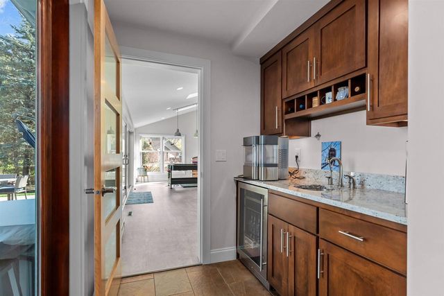 104 LIMEKILN DRIVE, Neenah, WI 54952