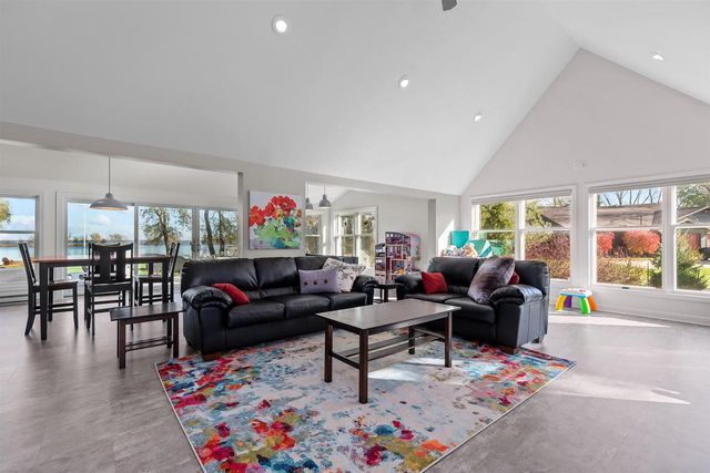 104 LIMEKILN DRIVE, Neenah, WI 54952