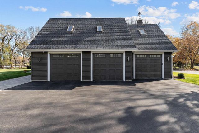 104 LIMEKILN DRIVE, Neenah, WI 54952