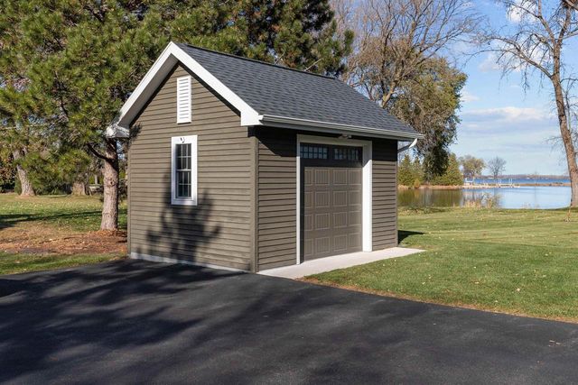 104 LIMEKILN DRIVE, Neenah, WI 54952