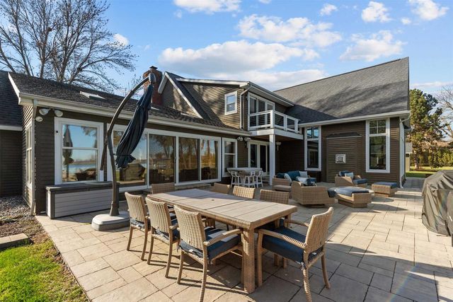 104 LIMEKILN DRIVE, Neenah, WI 54952