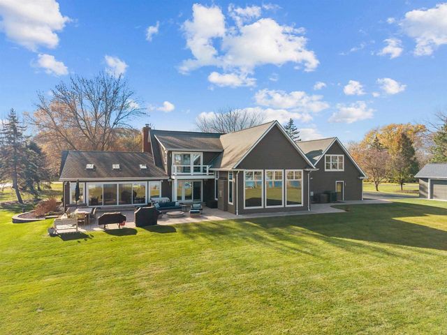 104 LIMEKILN DRIVE, Neenah, WI 54952